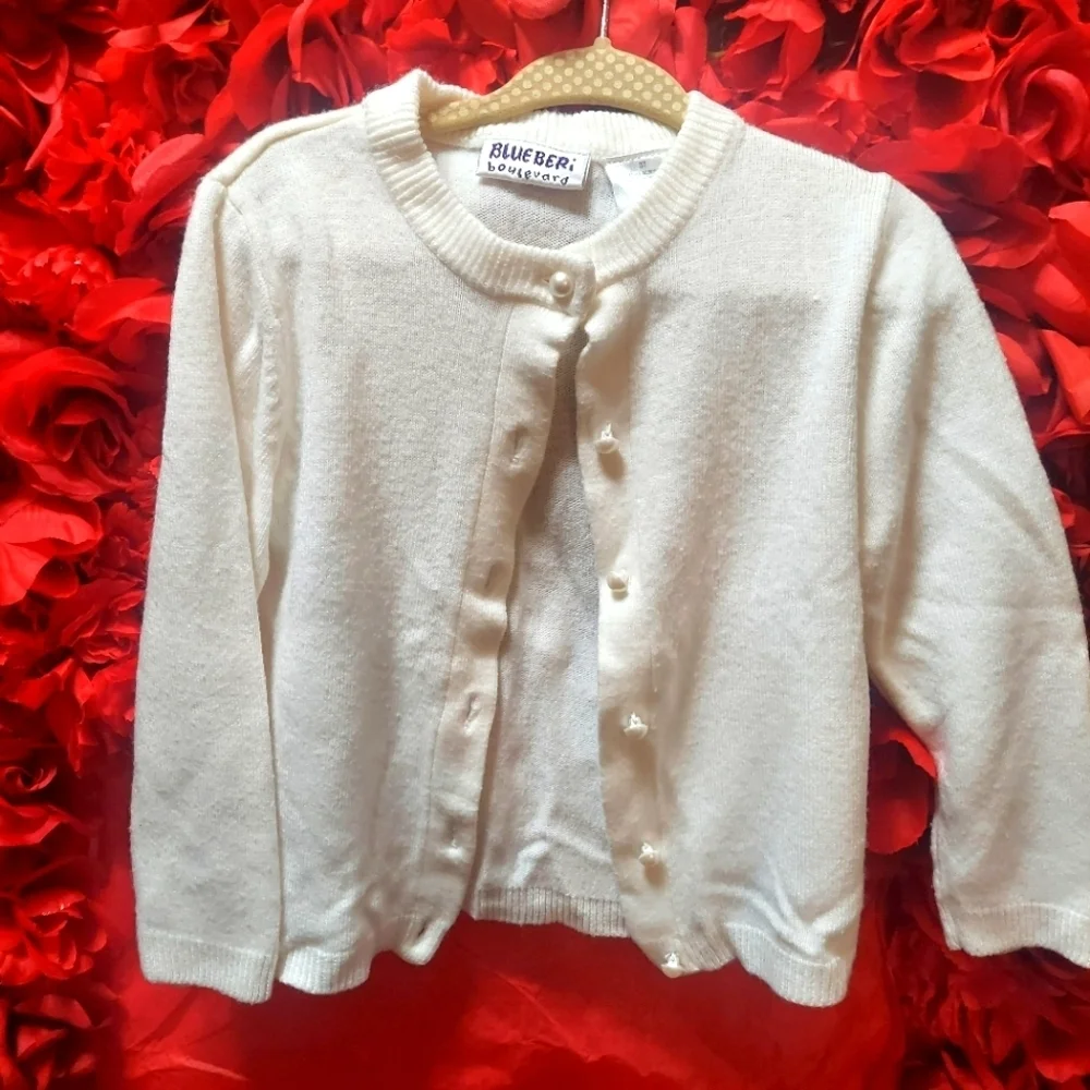 Blueberi Blvd. Girls Size 3T Whie Sweater button up